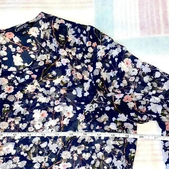 Relaxed Fit  Beautiful Shiffon fabric Summer Top Medium Size - Picture 4 of 5